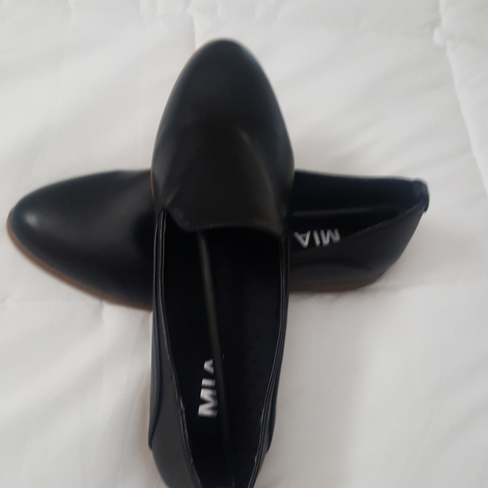 Mia Harlyn Loafer Sz 9 NWOT No box